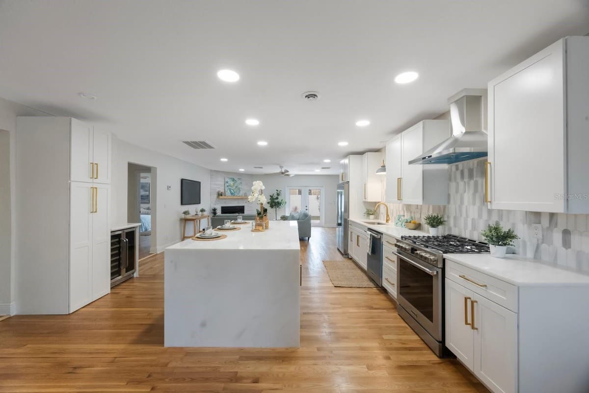 5020 15TH AVENUE — photo 6 of 40
