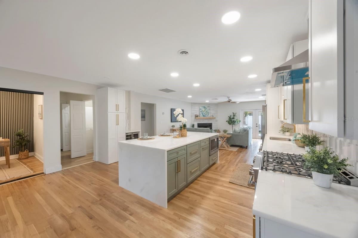 5020 15TH AVENUE — photo 10 of 40