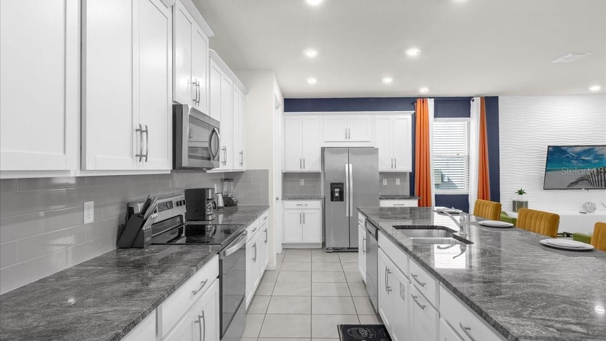 2089 TROPICAL PALMS CIRCLE — photo 11 of 85