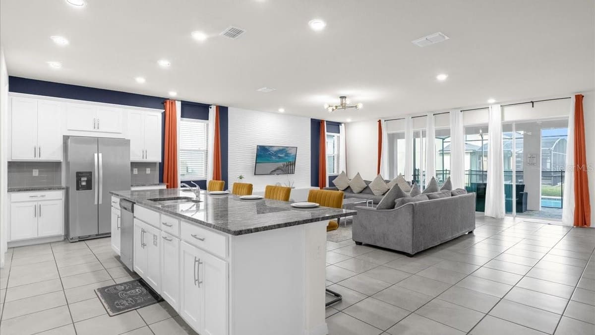 2089 TROPICAL PALMS CIRCLE — photo 10 of 85