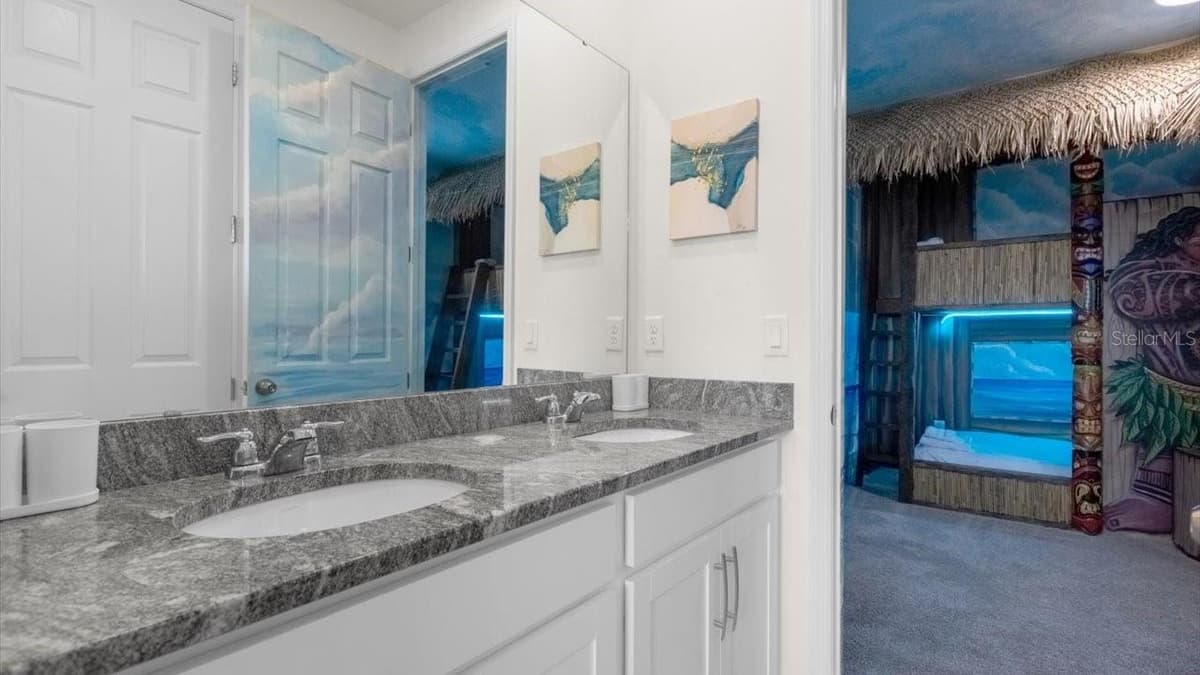2089 TROPICAL PALMS CIRCLE — photo 30 of 85