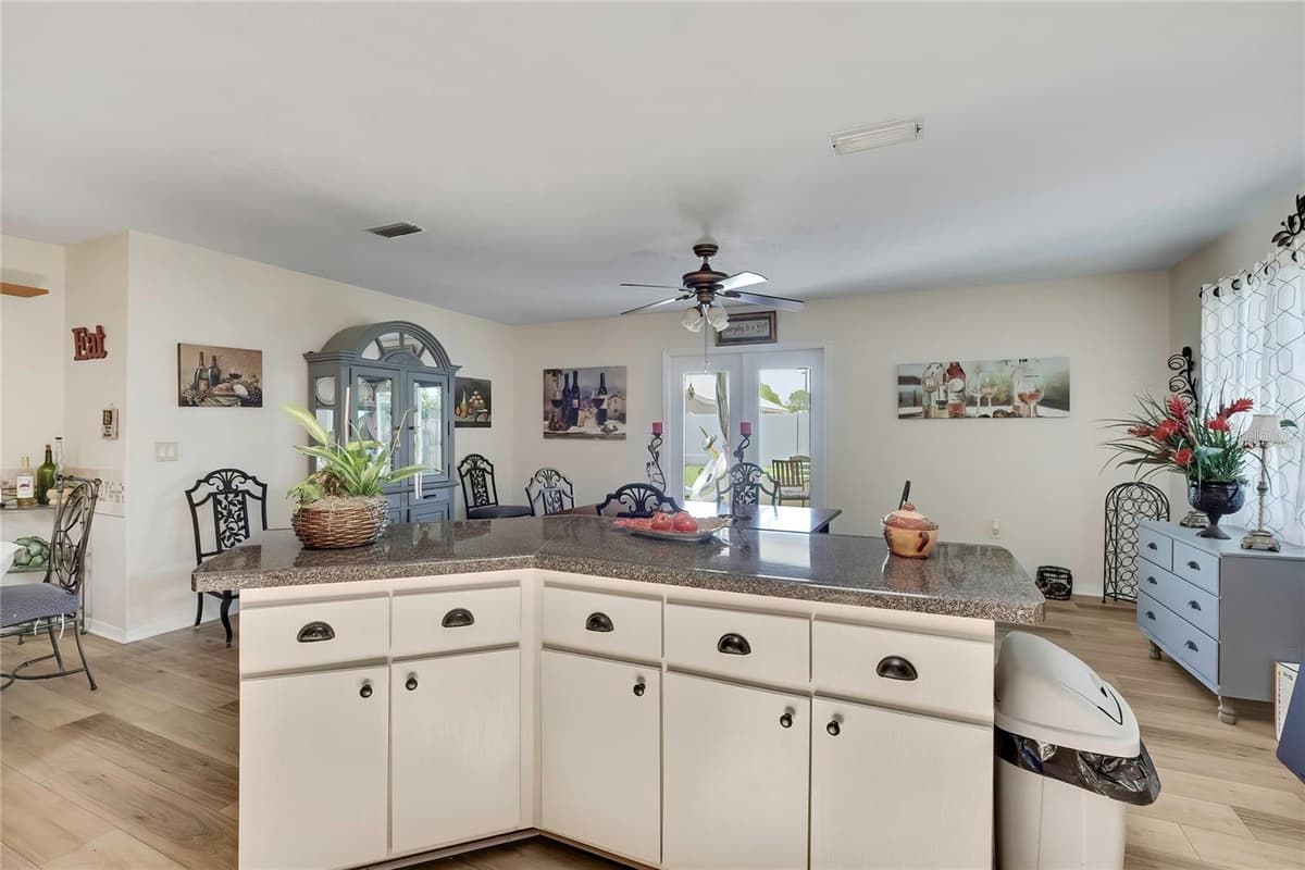 5426 LA PLATA DRIVE — photo 12 of 50
