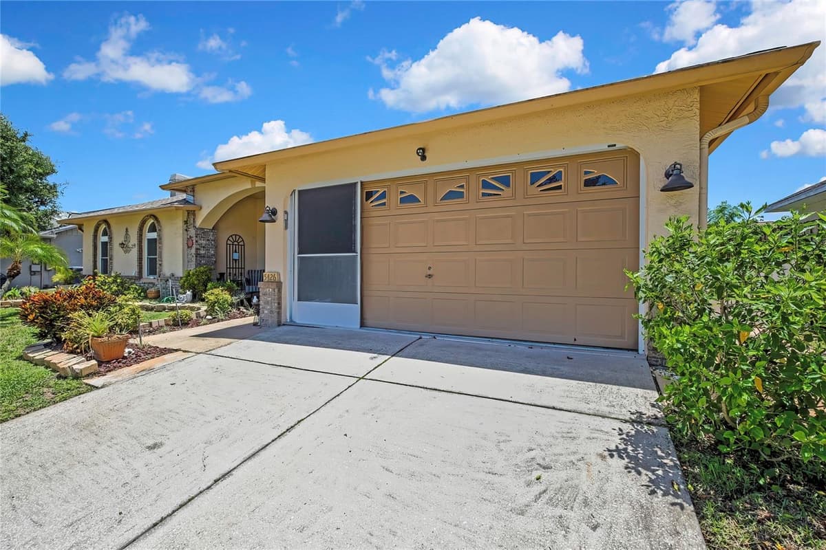 5426 LA PLATA DRIVE — photo 5 of 50