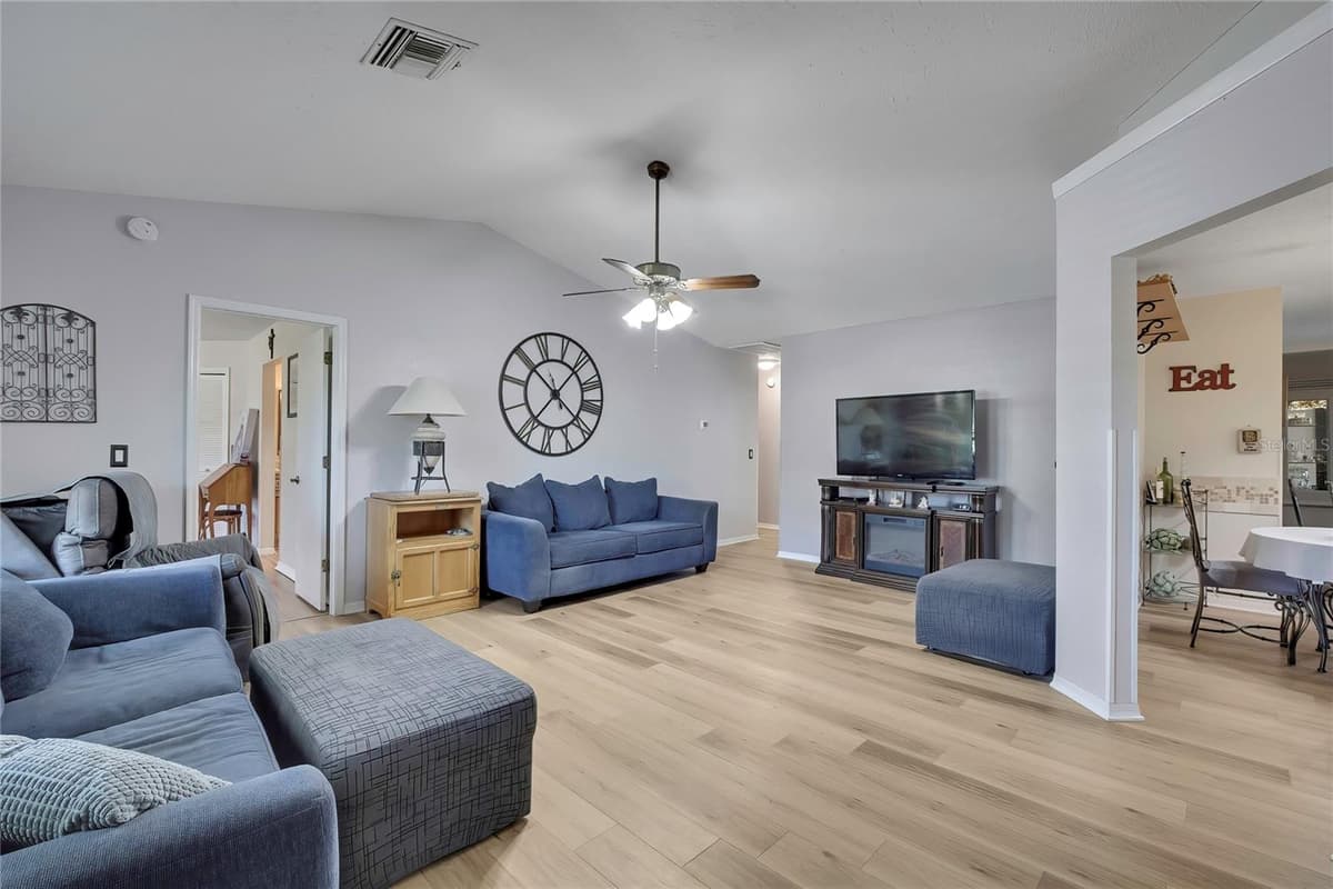 5426 LA PLATA DRIVE — photo 7 of 50
