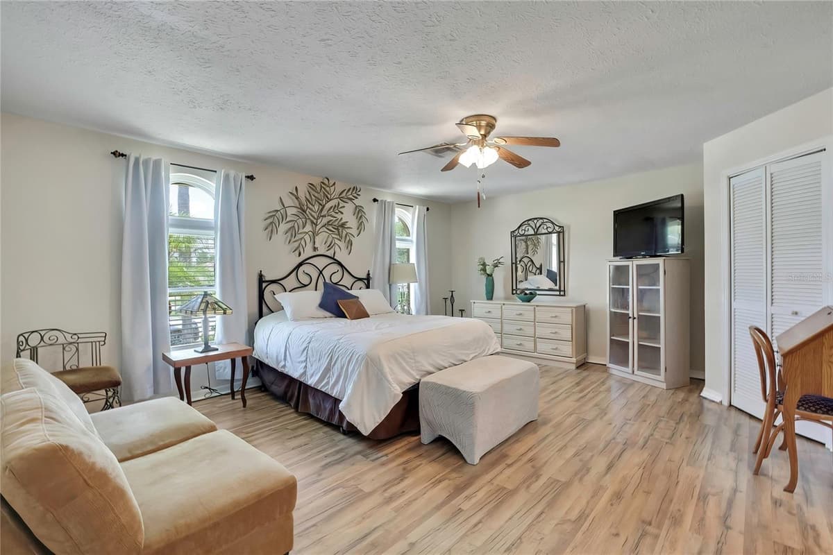 5426 LA PLATA DRIVE — photo 20 of 50