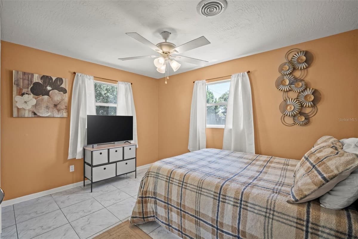 1010 ILLINOIS ROAD — photo 7 of 26