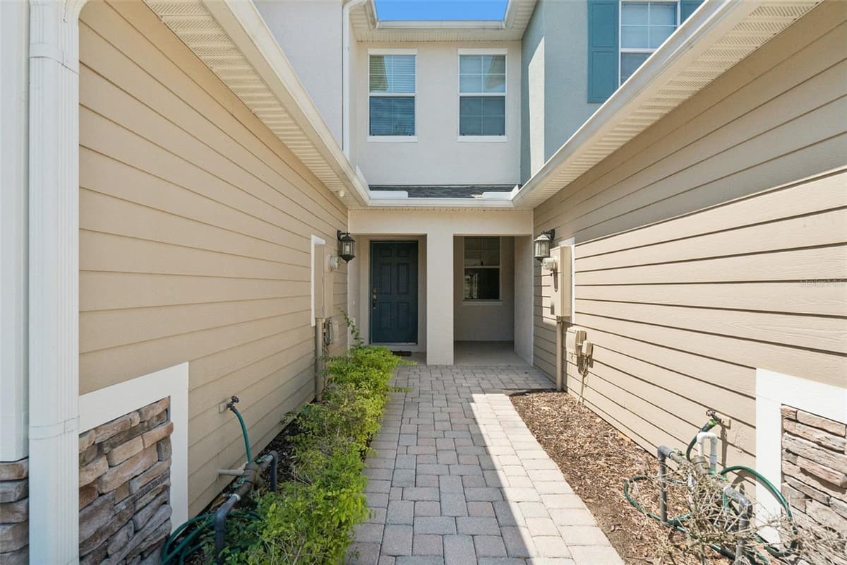15514 CAMPDEN STREET — photo 2 of 29