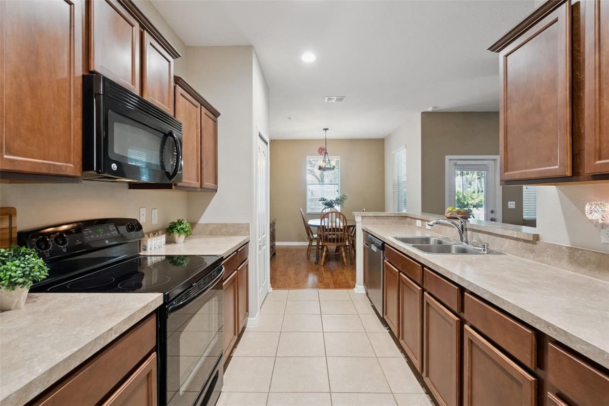 15514 CAMPDEN STREET — photo 9 of 29