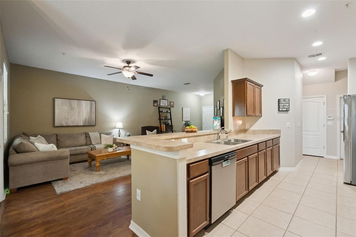 15514 CAMPDEN STREET — photo 8 of 29