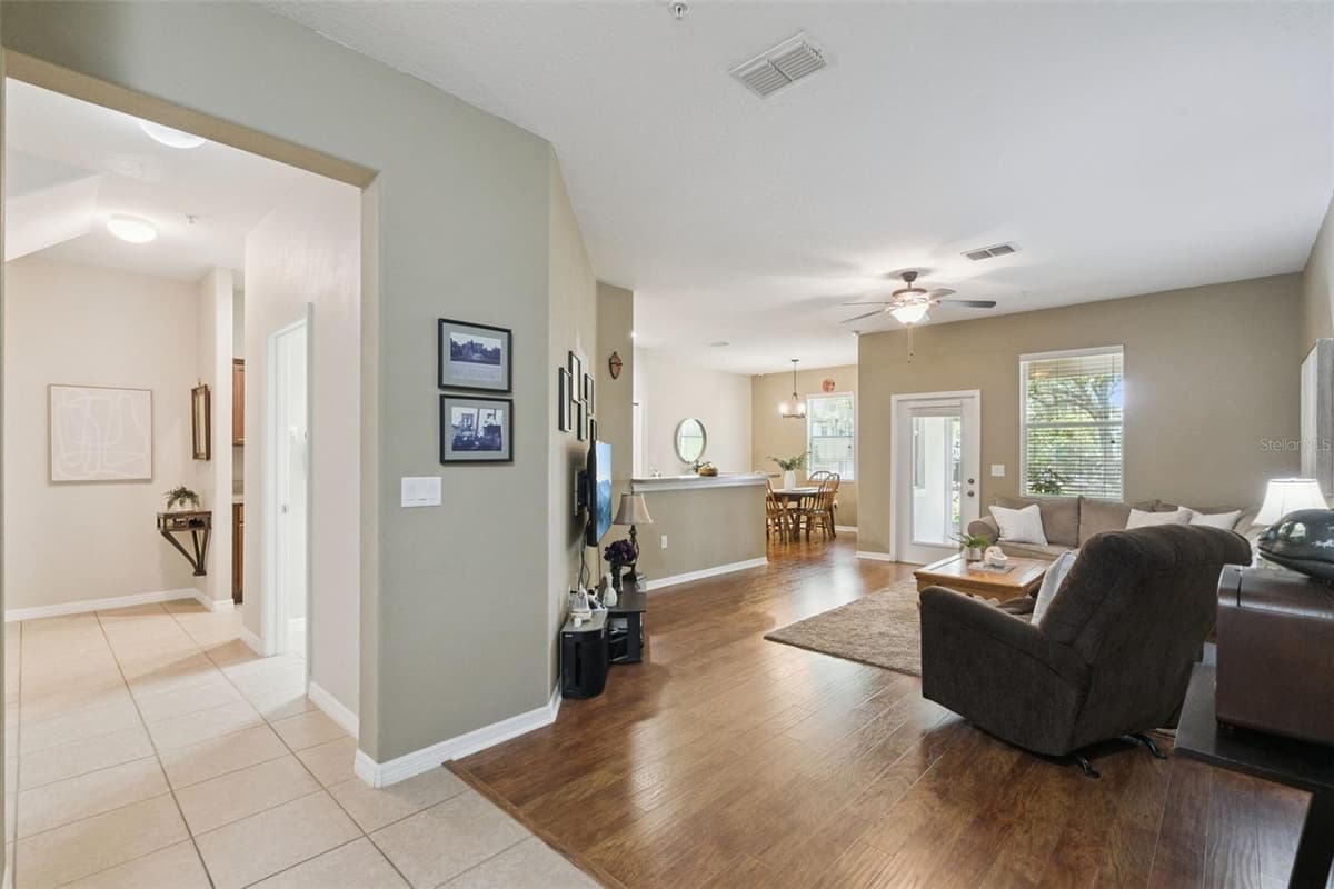 15514 CAMPDEN STREET — photo 4 of 29