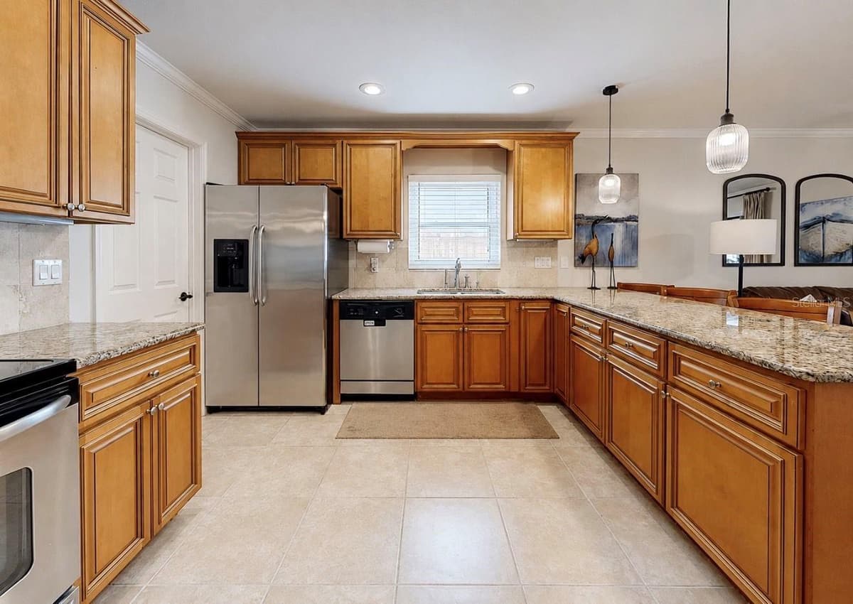 1005 HIGHGROVE COURT — photo 11 of 36