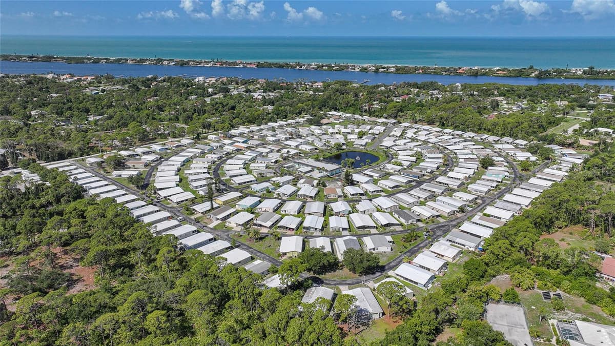 195 FIJI CIRCLE — photo 42 of 51
