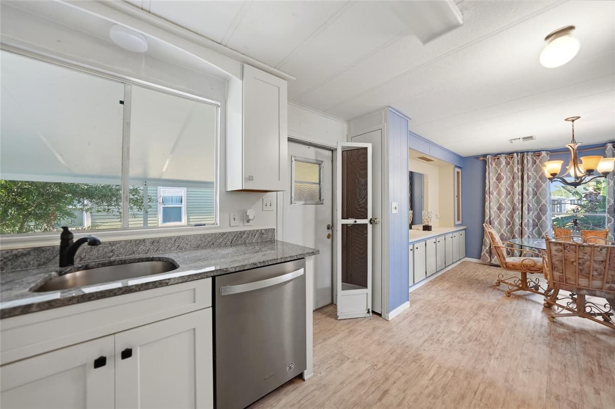 195 FIJI CIRCLE — photo 4 of 51