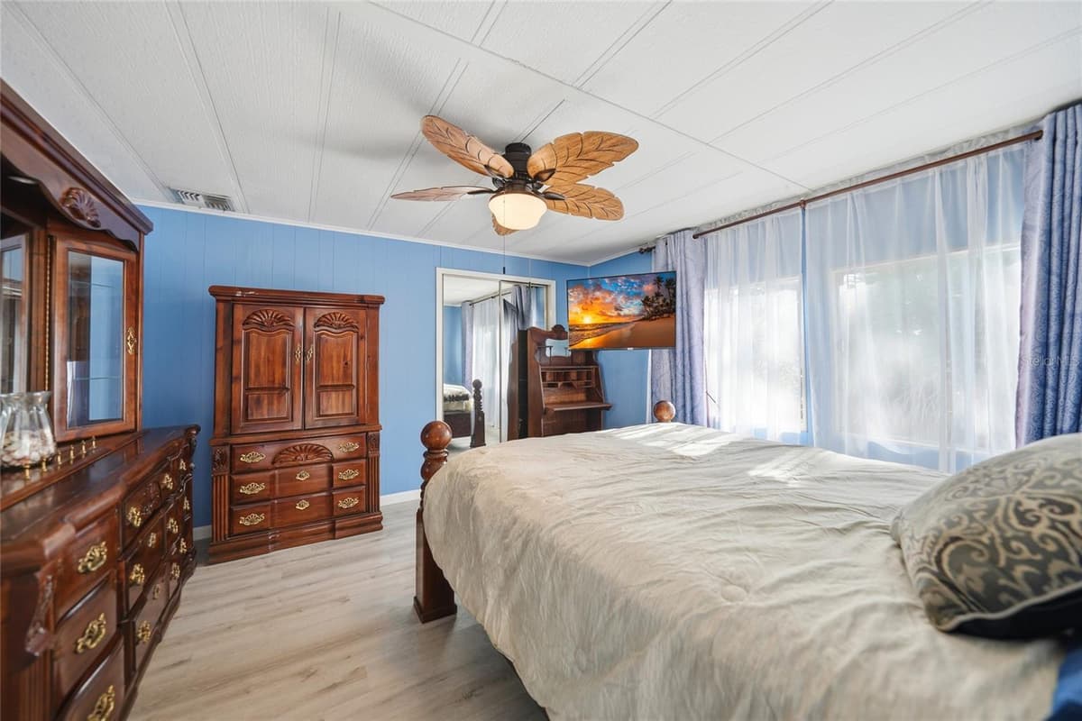 195 FIJI CIRCLE — photo 13 of 51