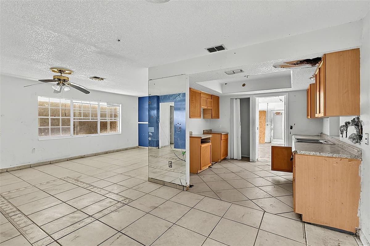 4830 COCO PALM DRIVE — photo 2 of 26