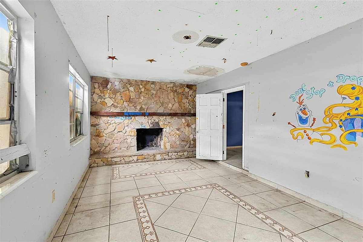 4830 COCO PALM DRIVE — photo 7 of 26