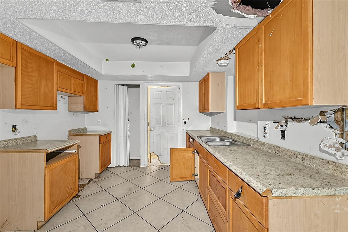 4830 COCO PALM DRIVE — photo 3 of 26