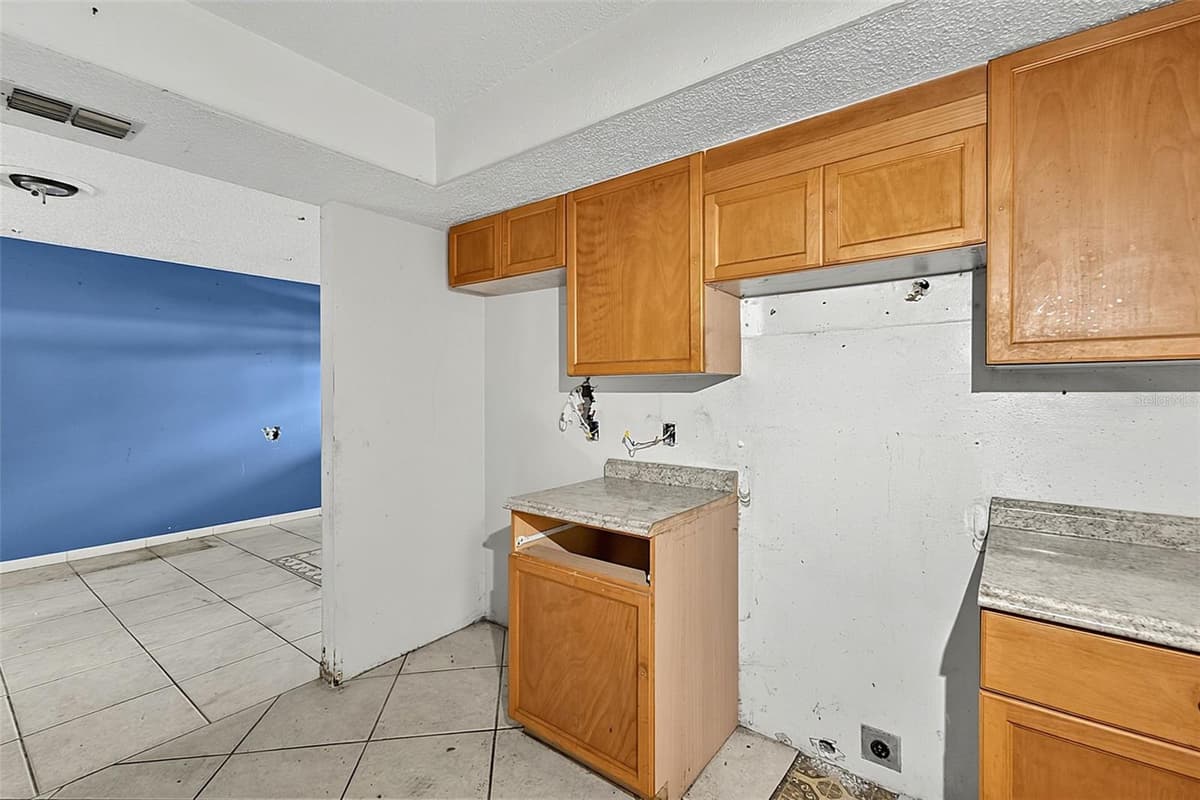 4830 COCO PALM DRIVE — photo 4 of 26