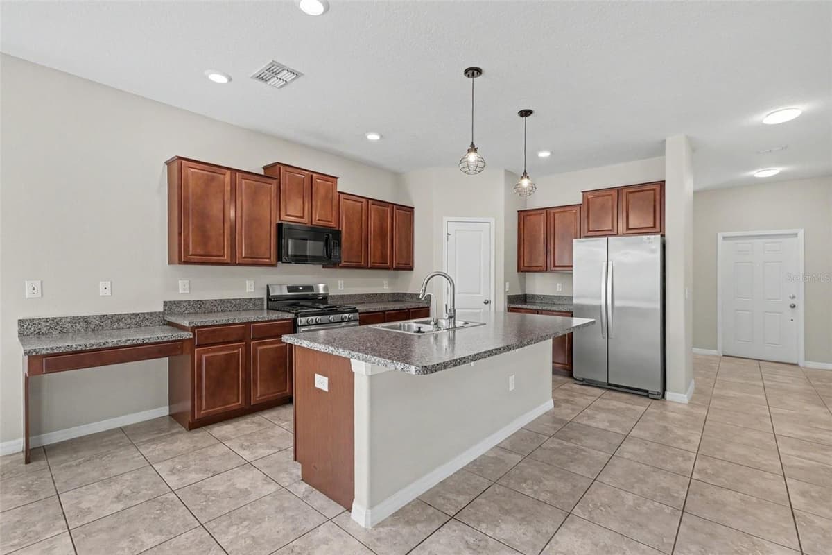 21087 PLEASANT PLAINS PARKWAY — photo 11 of 26