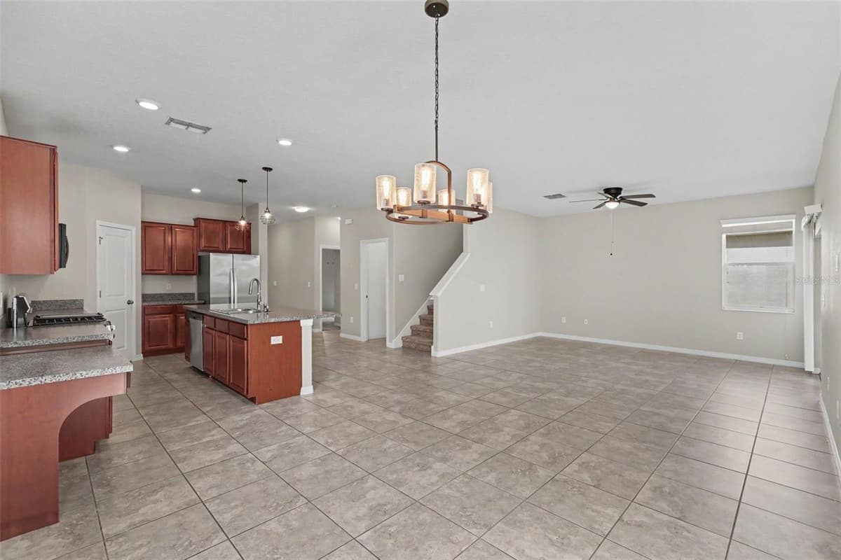 21087 PLEASANT PLAINS PARKWAY — photo 9 of 26