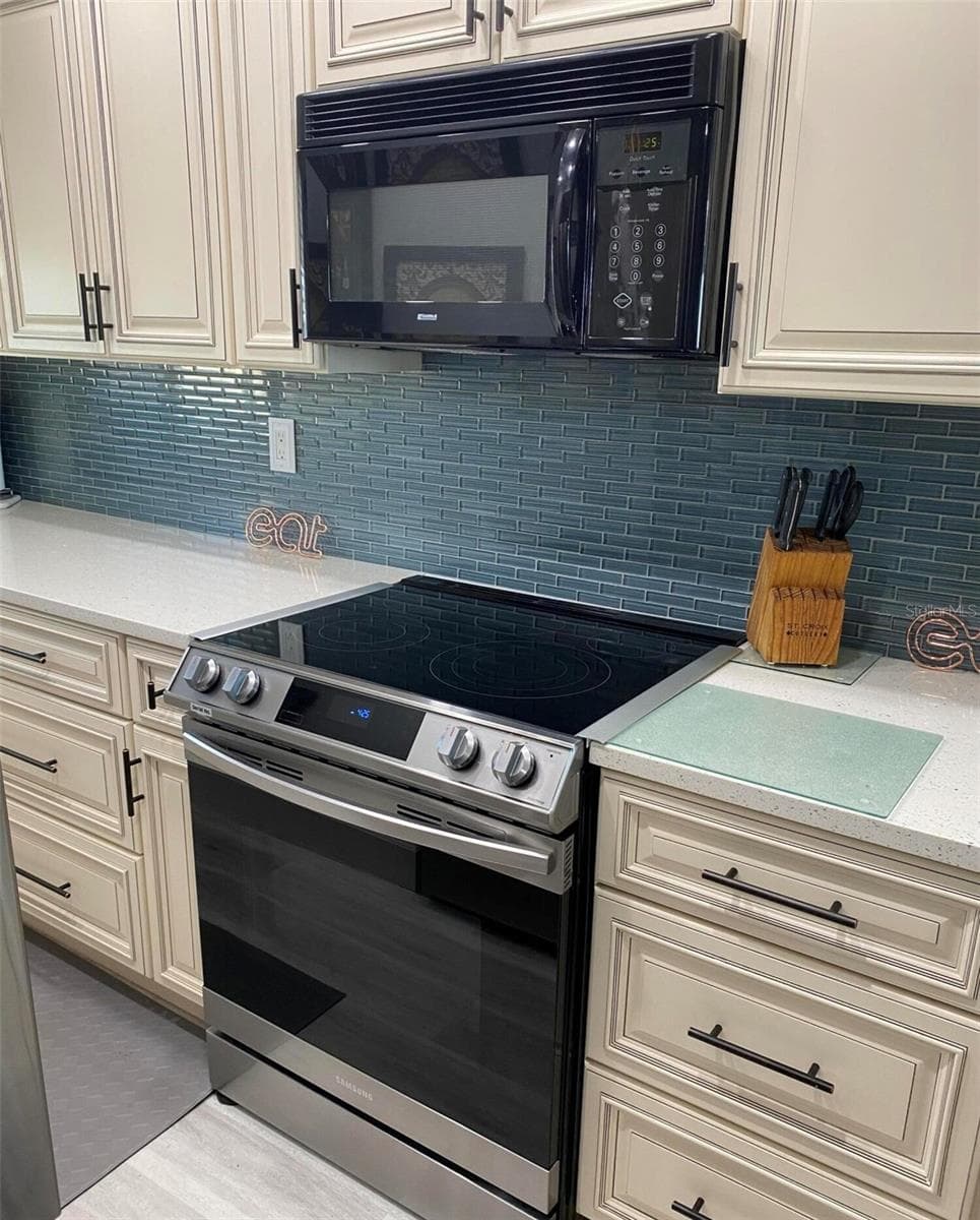 2465 WASHINGTON AVENUE — photo 11 of 31