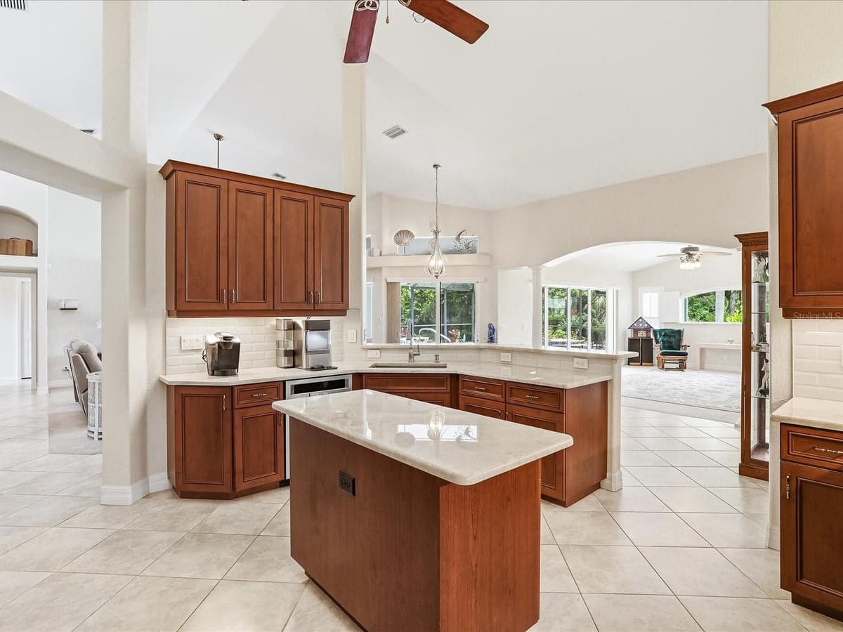 61 PINE VALLEY COURT — photo 4 of 55