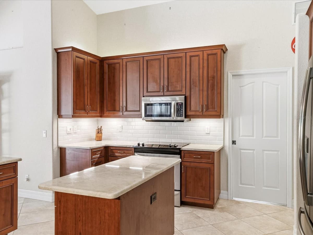 61 PINE VALLEY COURT — photo 6 of 55