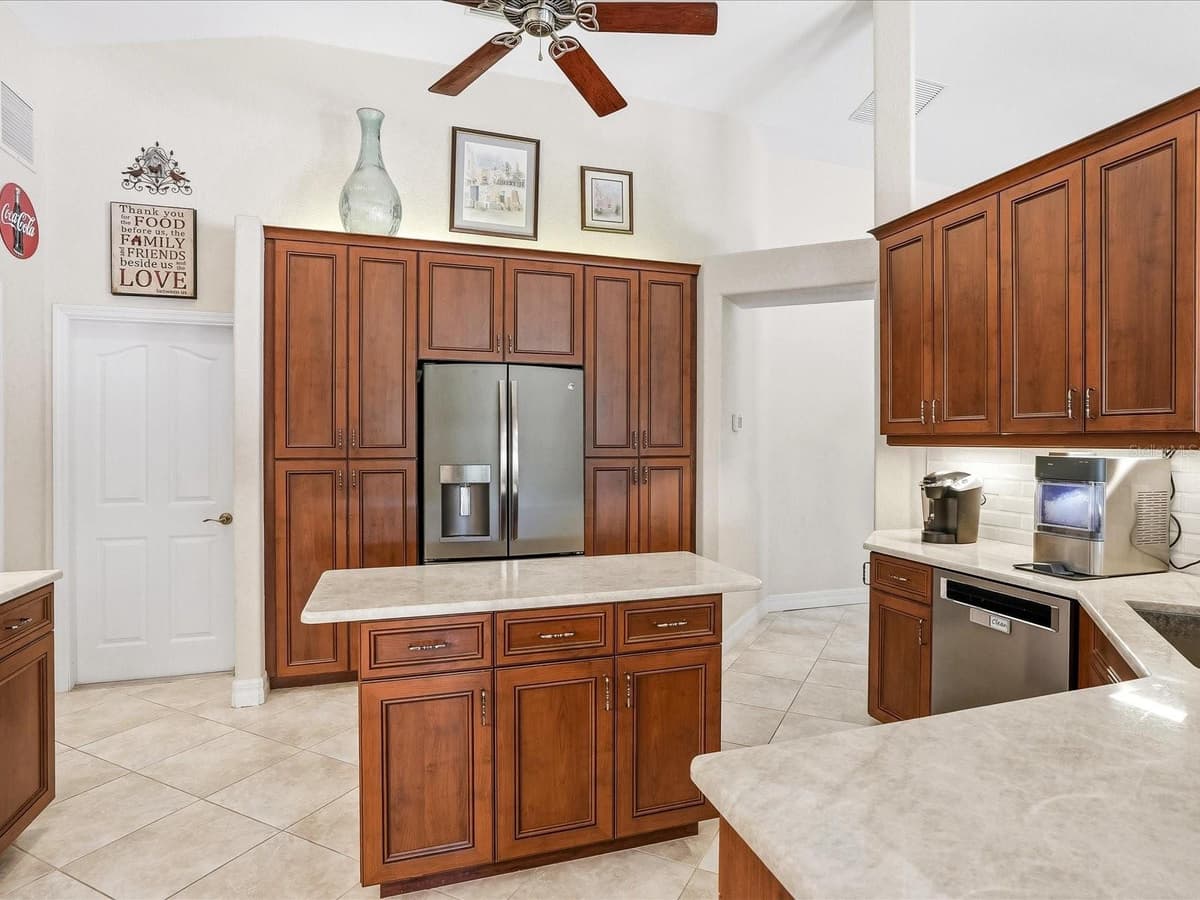61 PINE VALLEY COURT — photo 5 of 55