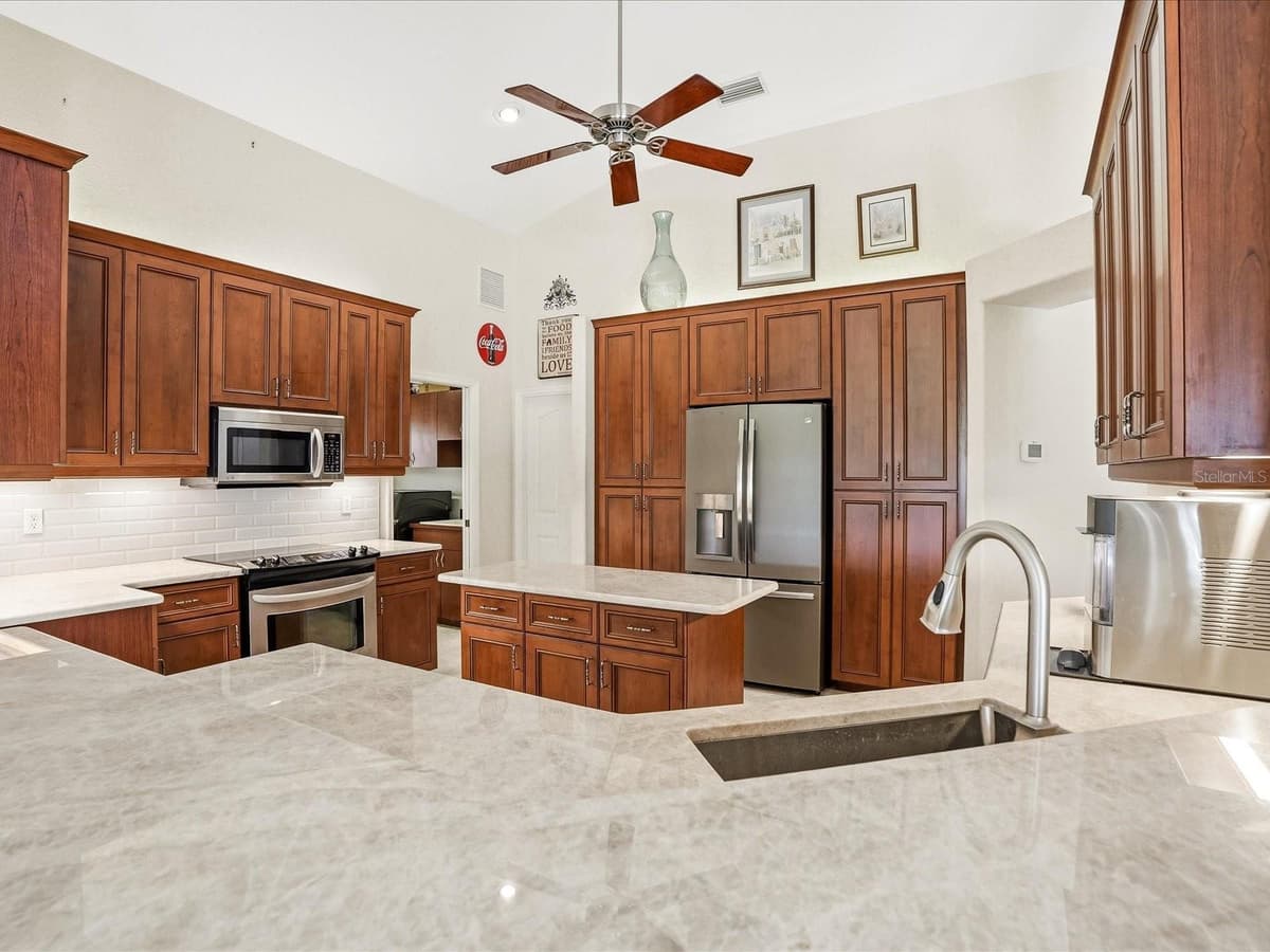 61 PINE VALLEY COURT — photo 3 of 55