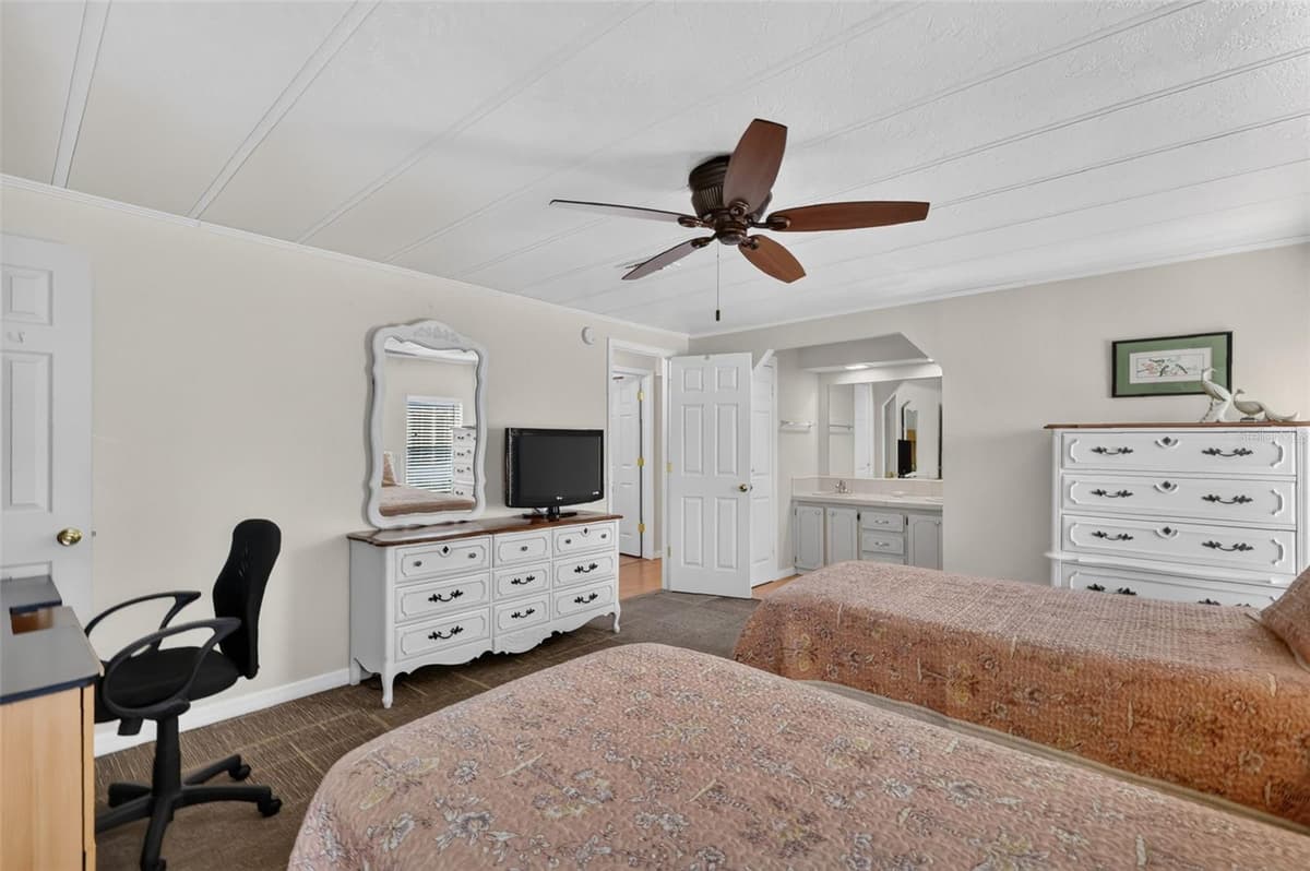 724 JASON DRIVE — photo 15 of 31