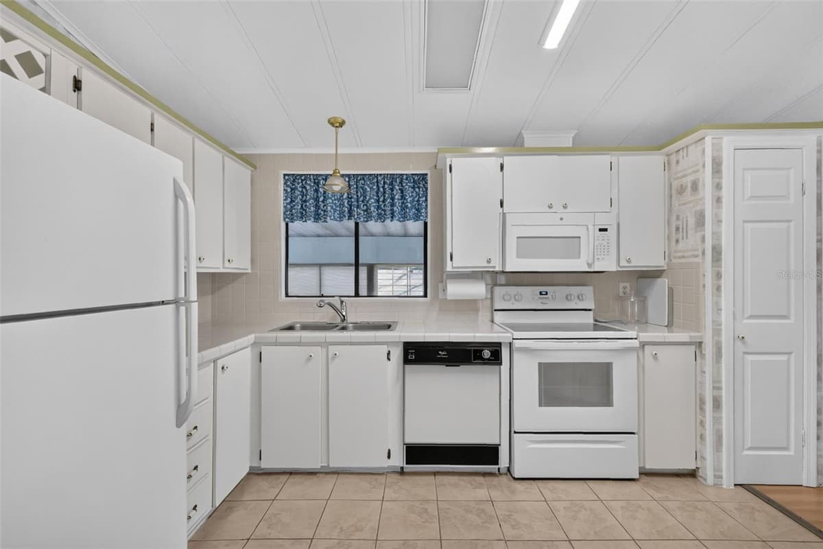 724 JASON DRIVE — photo 11 of 31