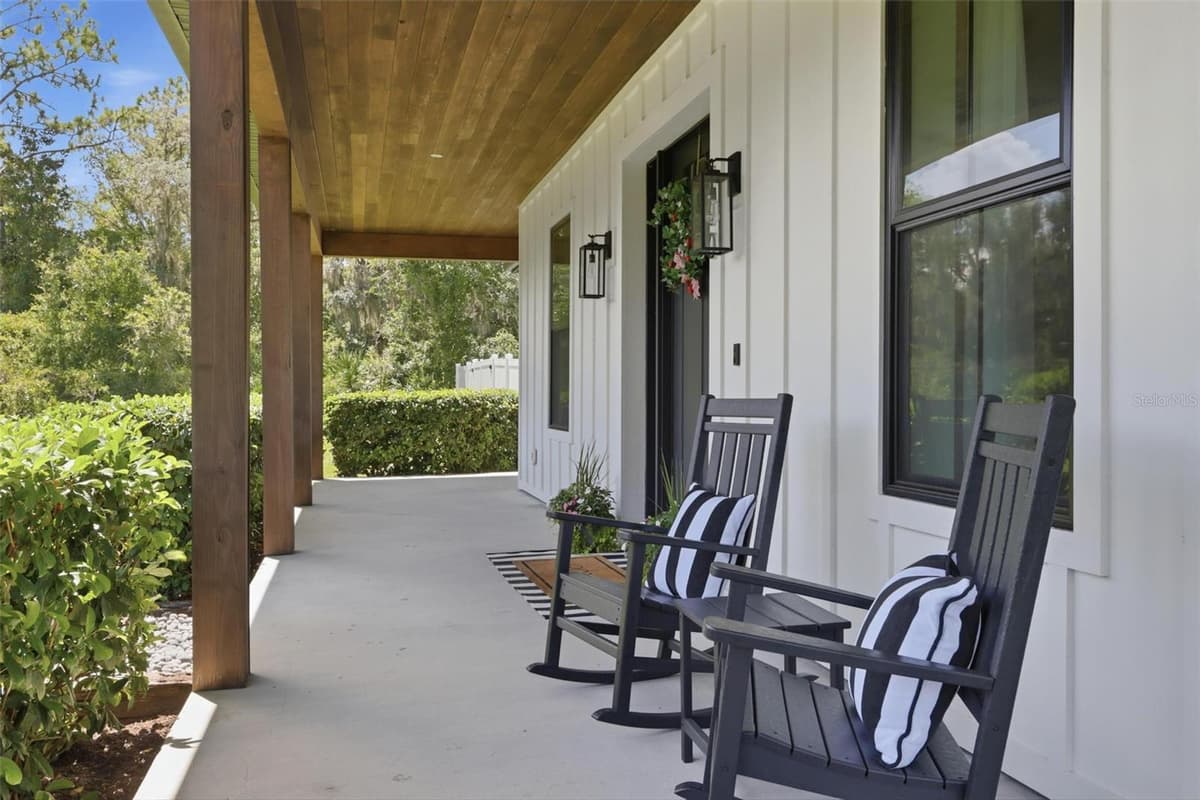 190 SCENIC MAGNOLIA DRIVE — photo 3 of 39