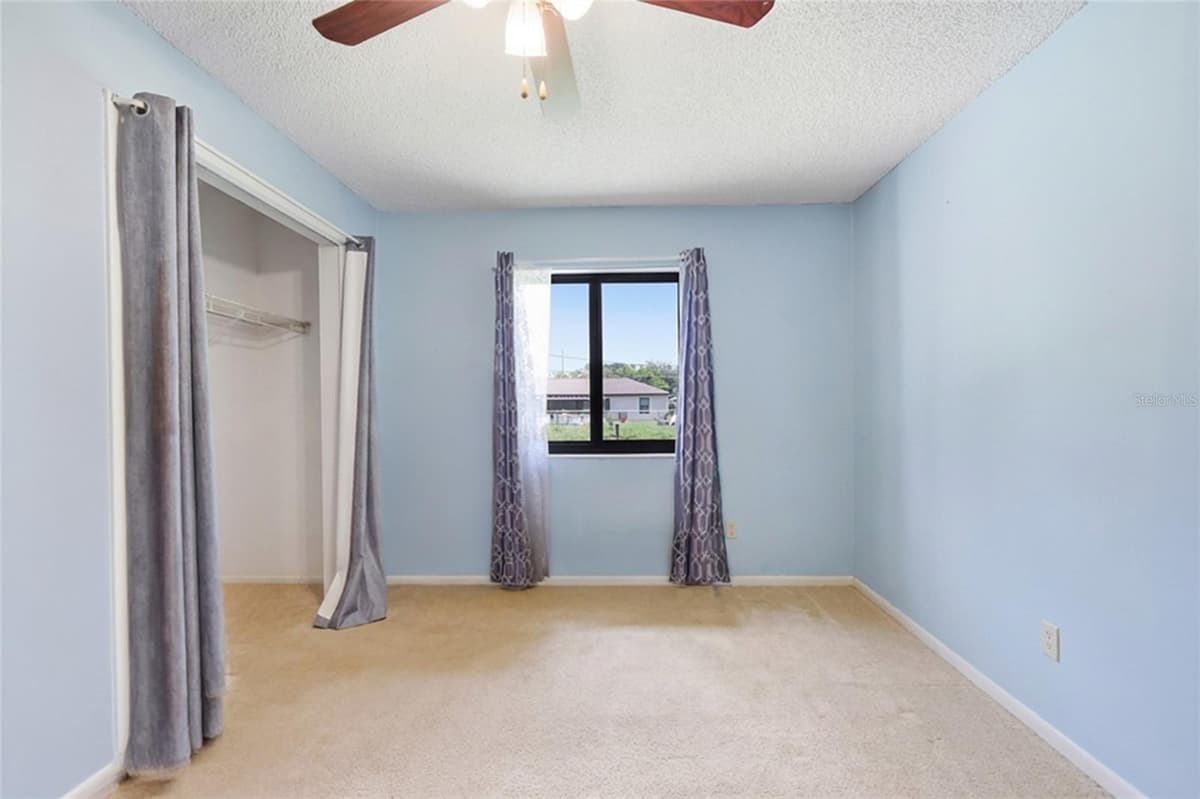3672 RONDA DRIVE — photo 24 of 33