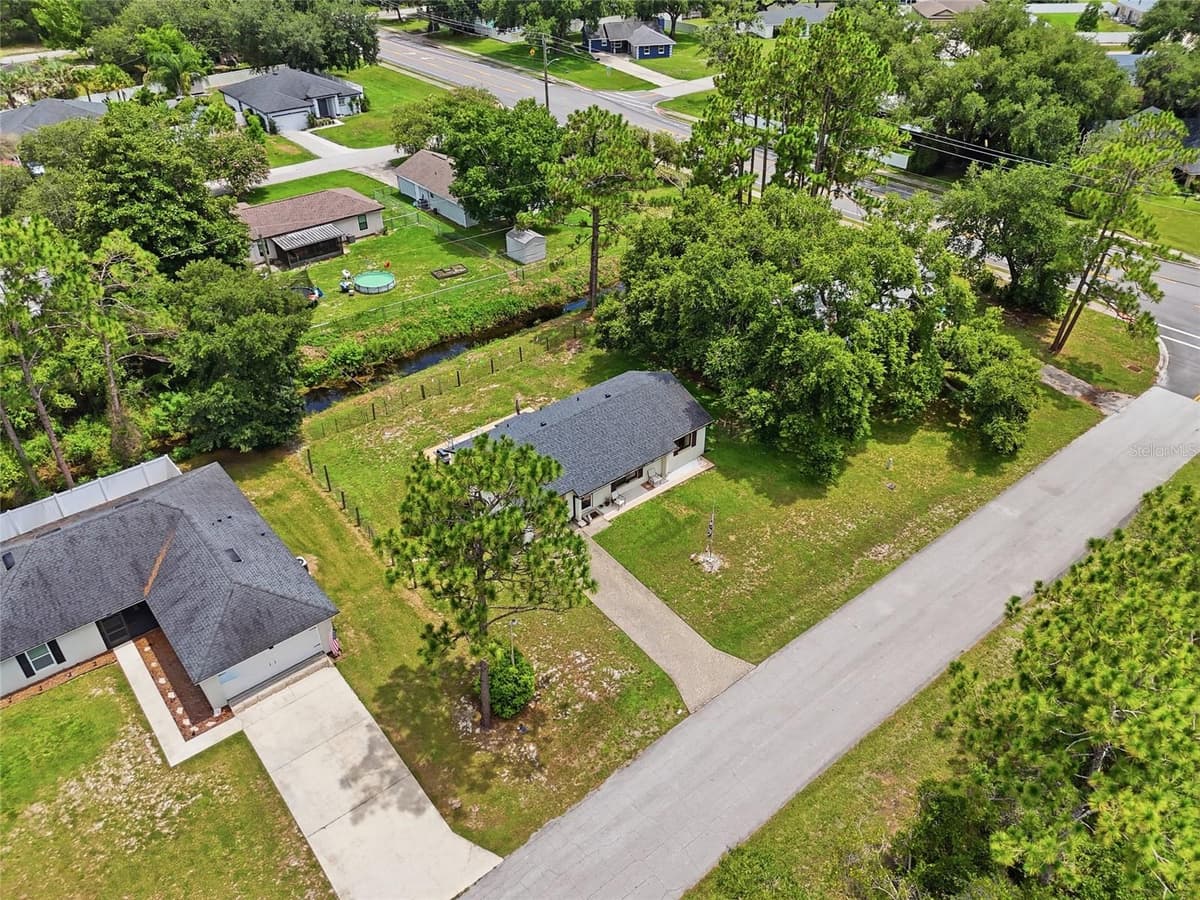 3672 RONDA DRIVE — photo 4 of 33