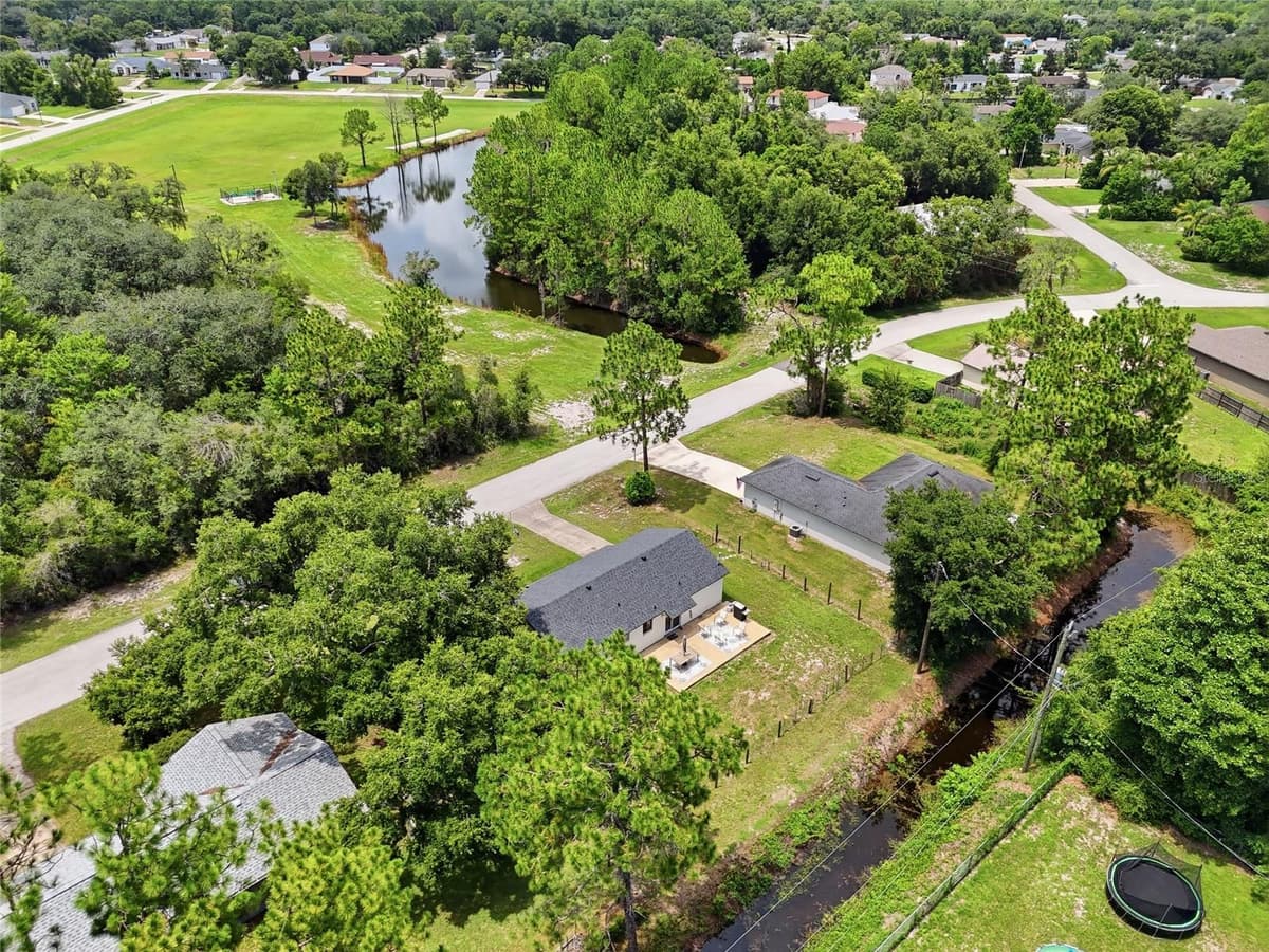 3672 RONDA DRIVE — photo 9 of 33