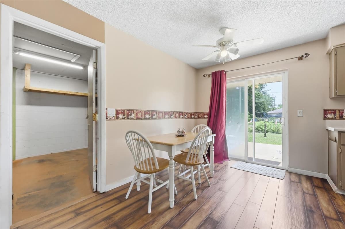3672 RONDA DRIVE — photo 18 of 33