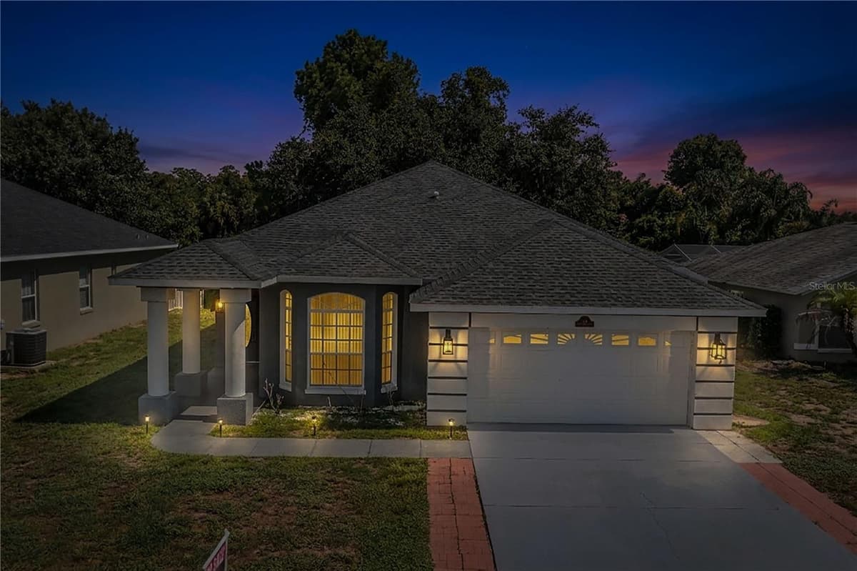 132 GOLF AIRE BOULEVARD — photo 1 of 39