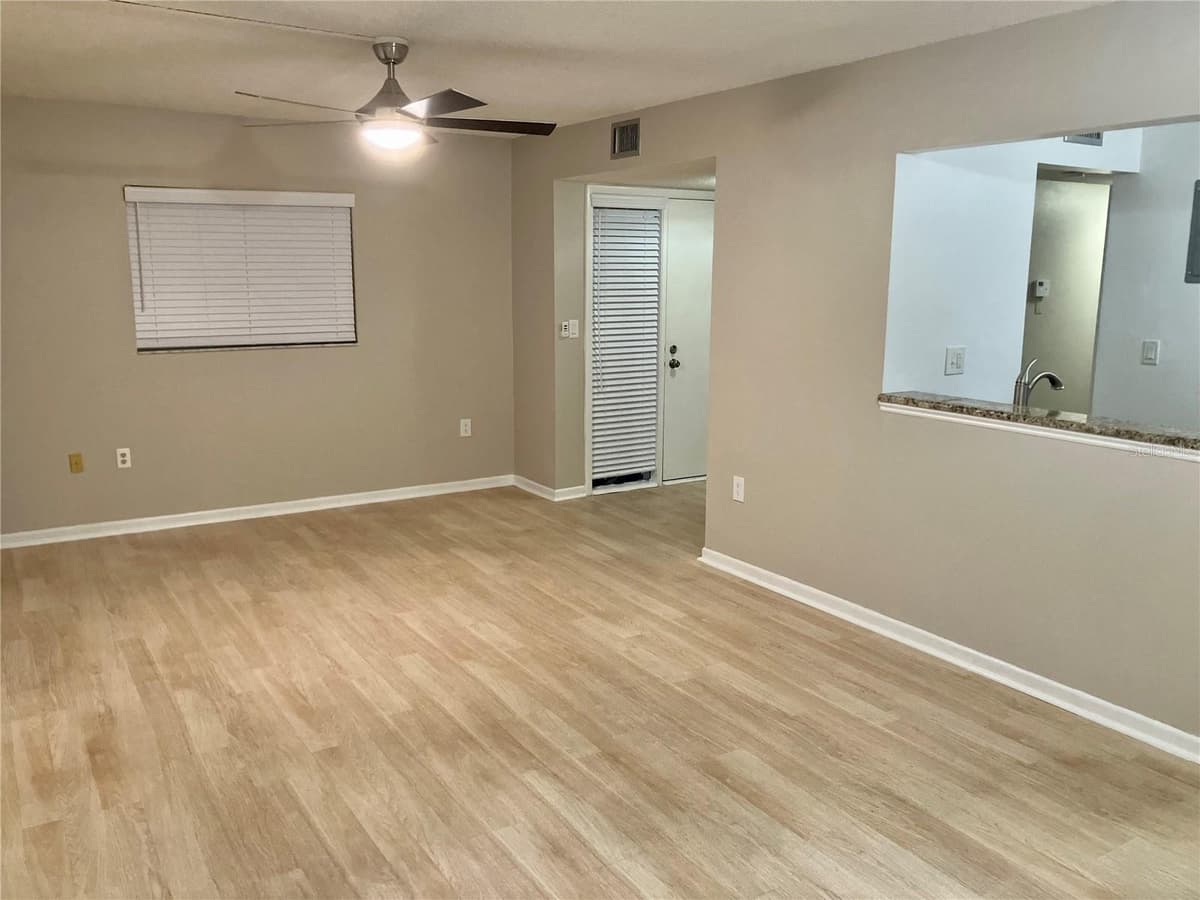 100 SWEETGUM WOODS COURT — photo 7 of 22