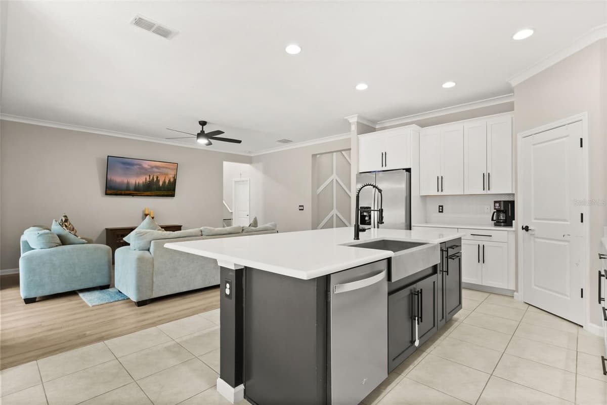 726 PORTER RYE AVENUE — photo 4 of 45