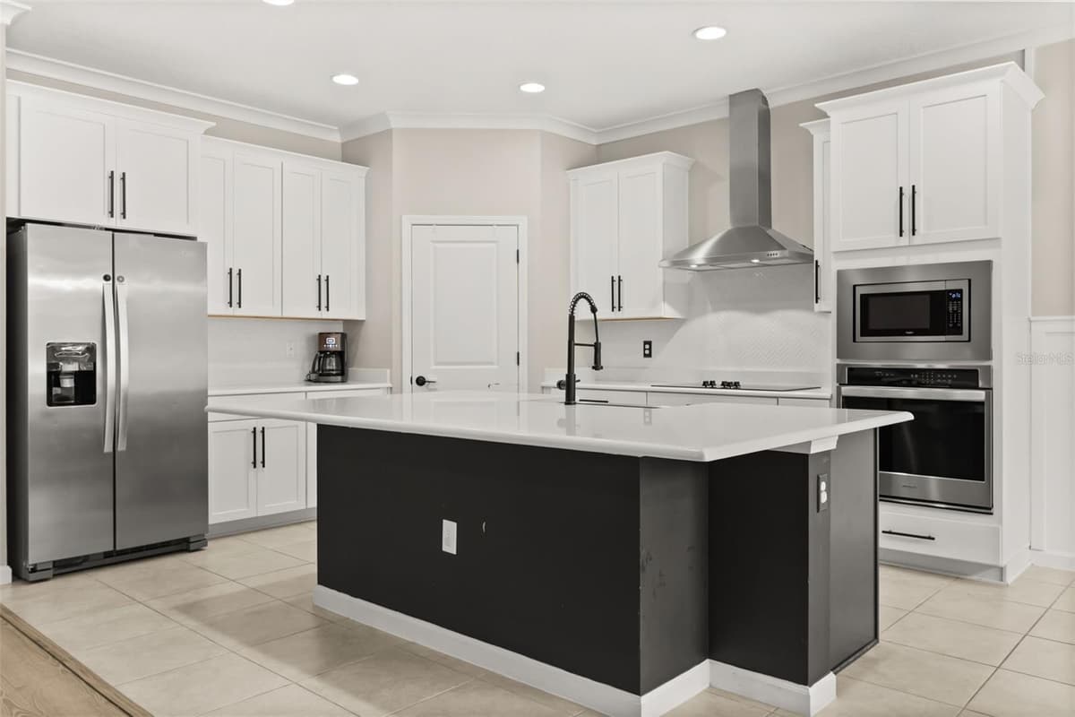 726 PORTER RYE AVENUE — photo 3 of 45
