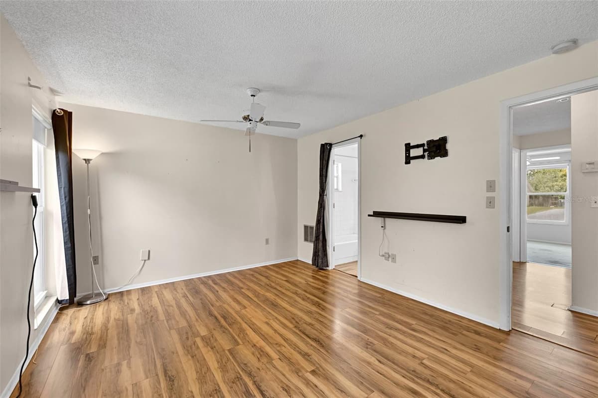 7412 HUMBOLDT AVENUE — photo 17 of 43