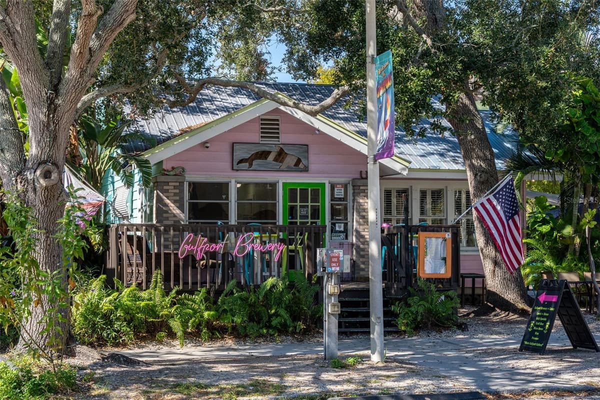 6025 SHORE BOULEVARD — photo 89 of 96