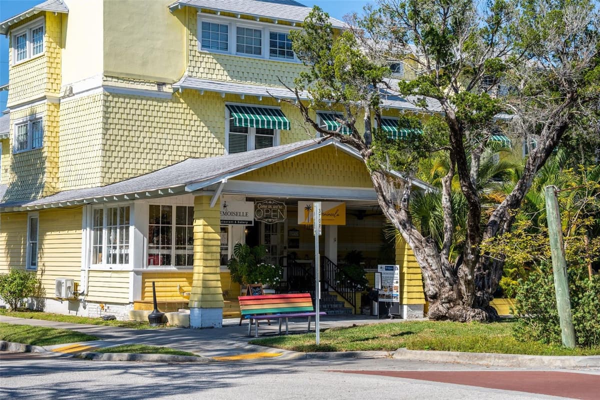 6025 SHORE BOULEVARD — photo 90 of 96