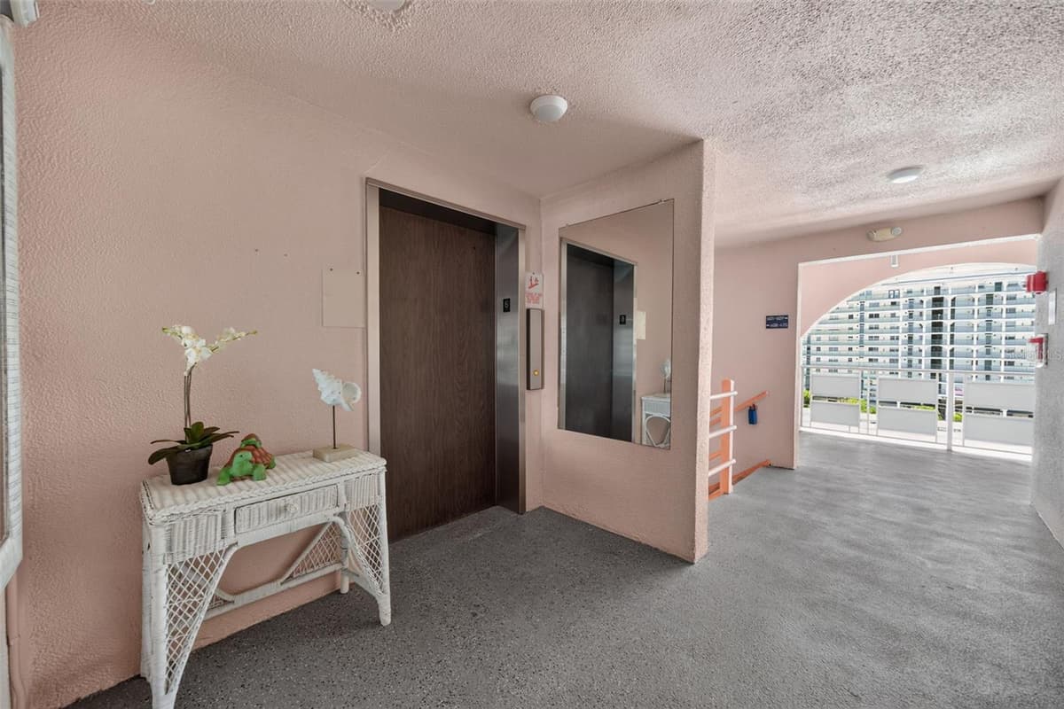 6025 SHORE BOULEVARD — photo 6 of 96