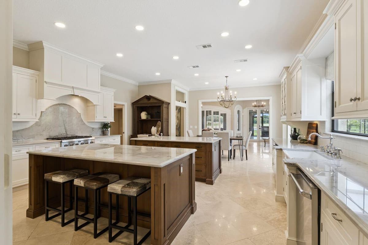 6127 TARAWOOD DRIVE — photo 13 of 98