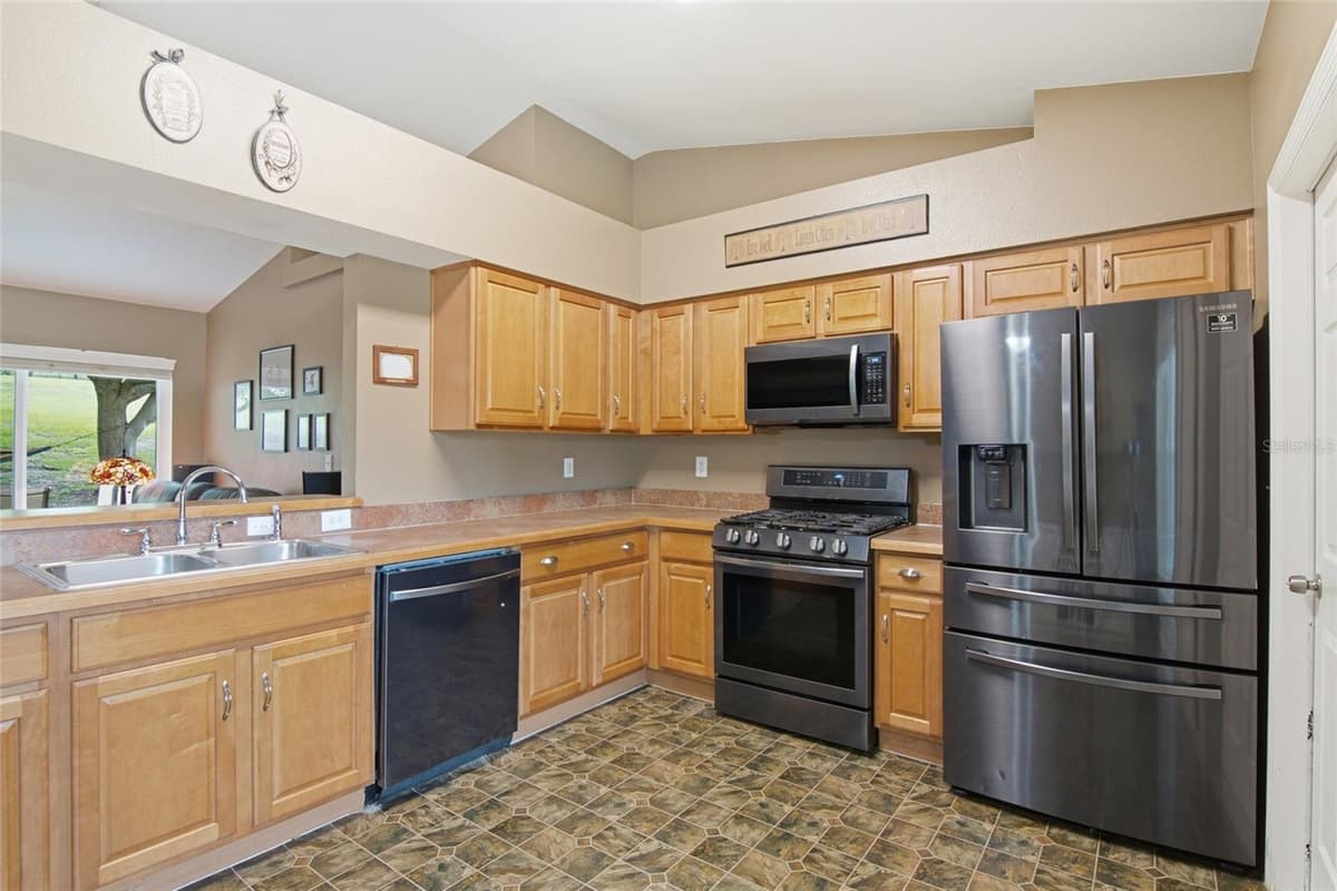 13326 PINYON DRIVE — photo 7 of 32