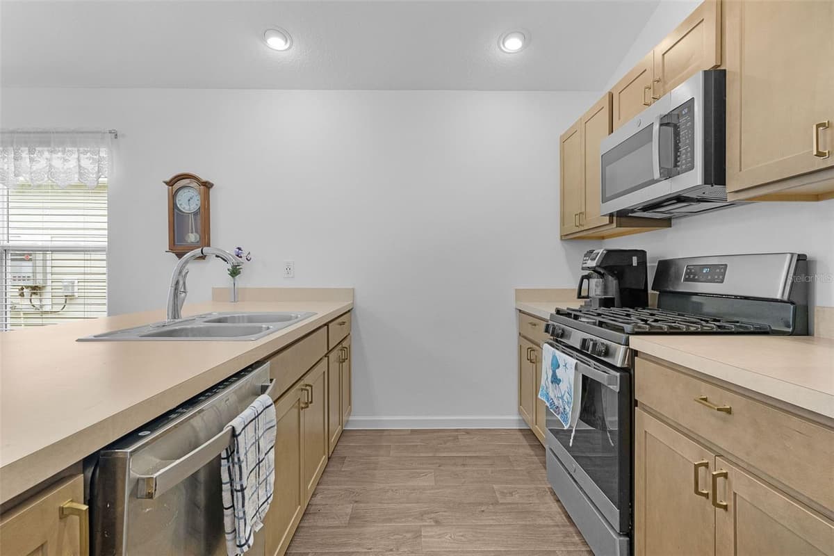 1352 MARYBETH LANE — photo 14 of 38