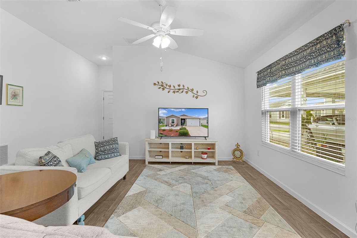 1352 MARYBETH LANE — photo 8 of 38
