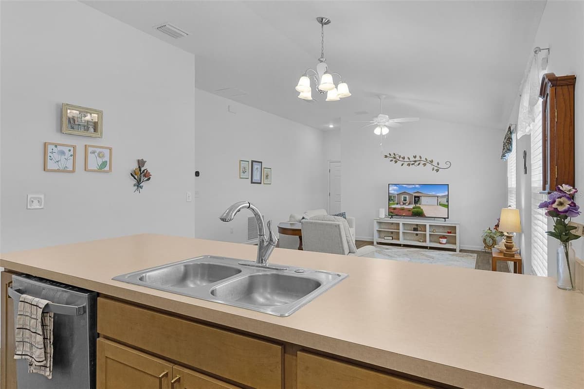 1352 MARYBETH LANE — photo 16 of 38