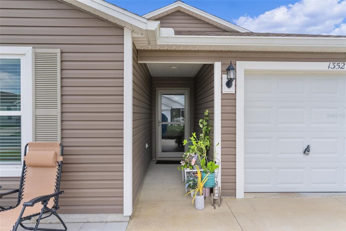 1352 MARYBETH LANE — photo 4 of 38